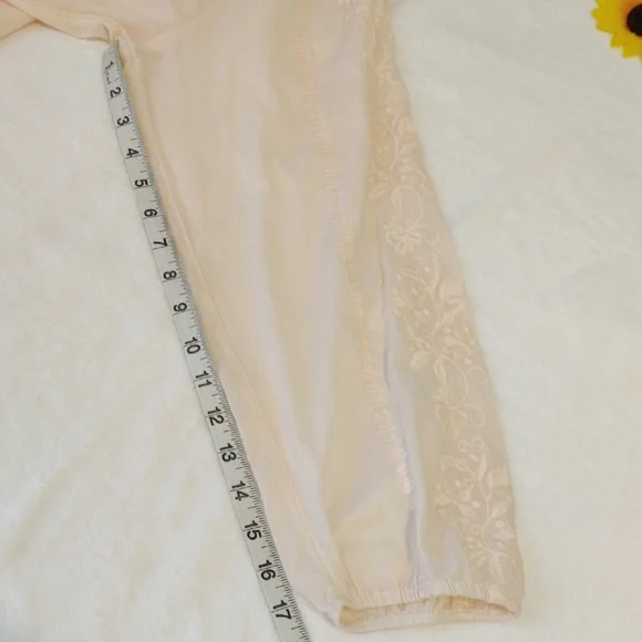 J-Jill. Women's Cream Embroidered Top - Picture 11 of 12